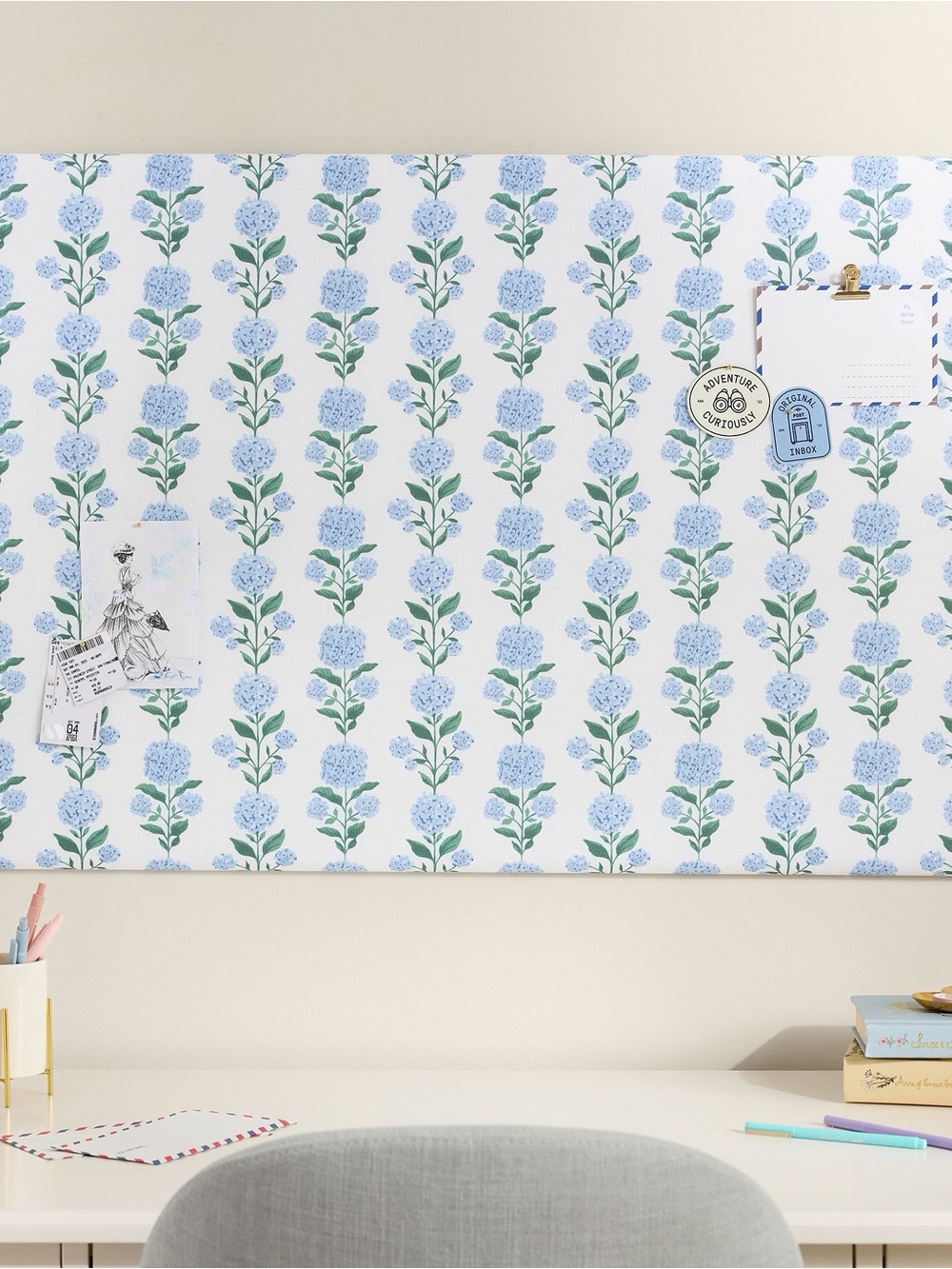 No Nails Dorm Pinboard (36"x24")
